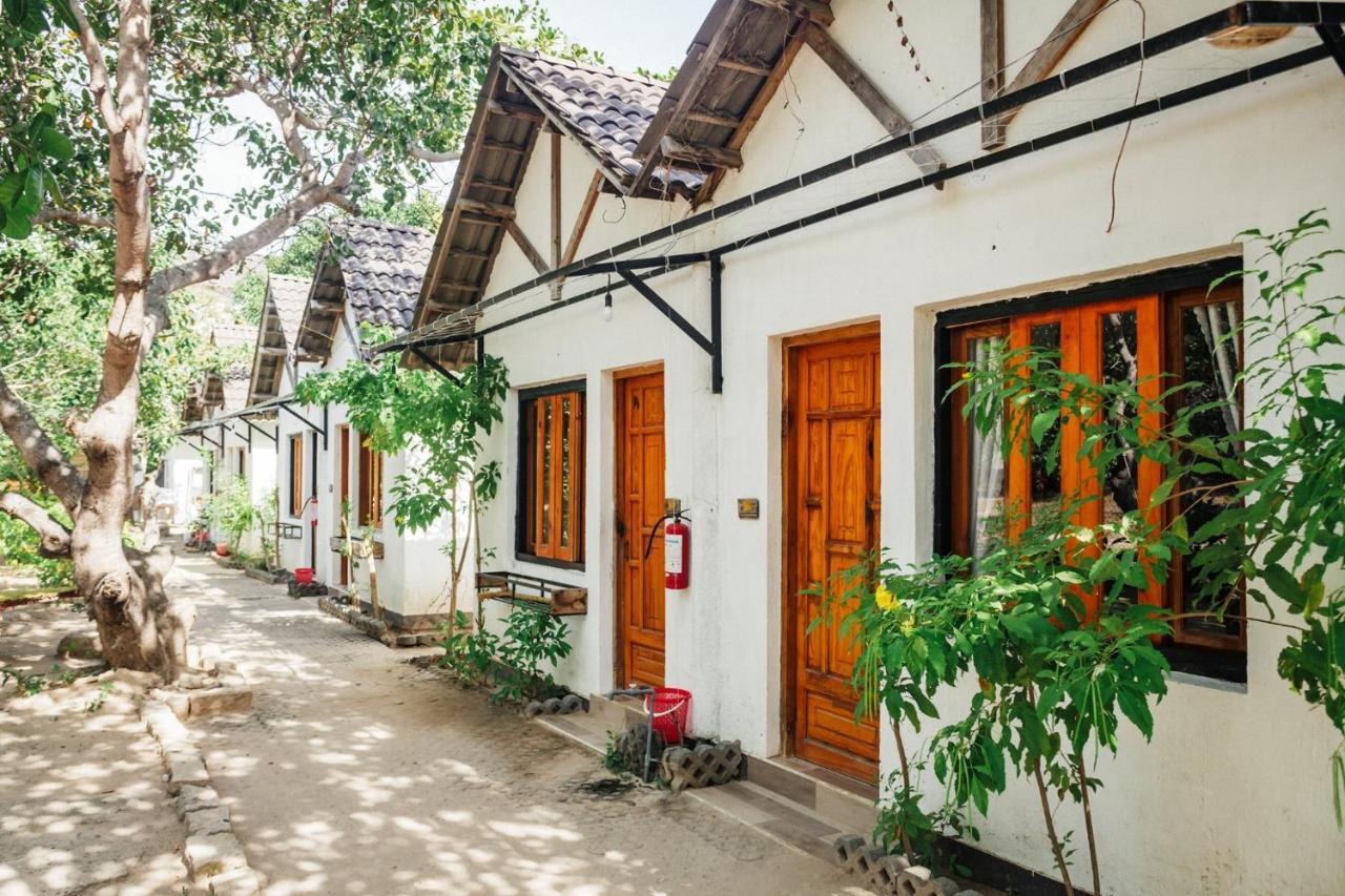 Villa Dao Hoa Vang Cam Ranh - Venuestay Exteriör bild