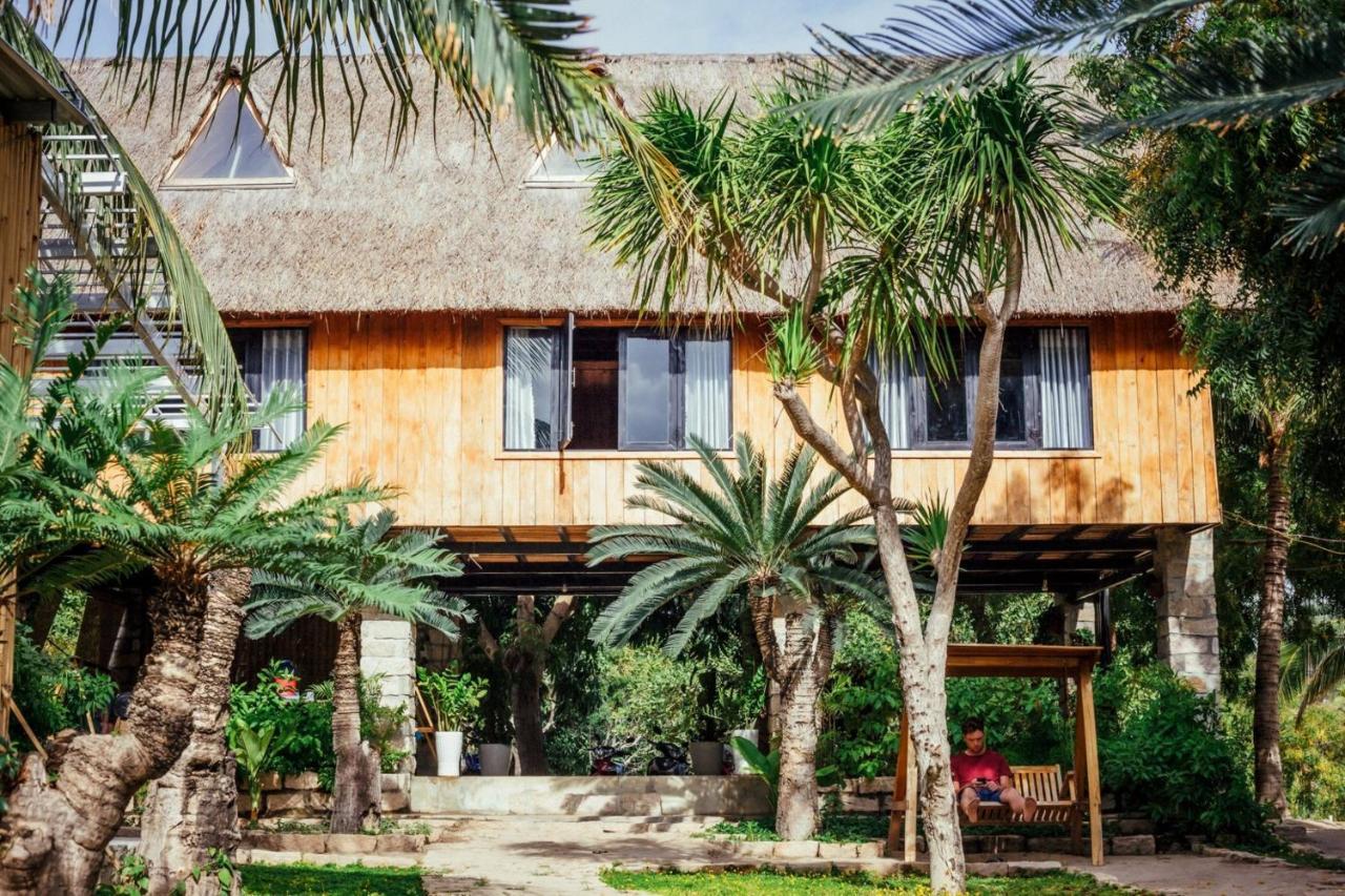 Villa Dao Hoa Vang Cam Ranh - Venuestay Exteriör bild